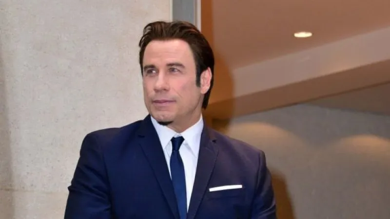 John Travolta přistál v Česku. Zamířil do Varů