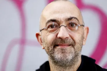 JXD byl obviněn za anekdotu o marihuaně