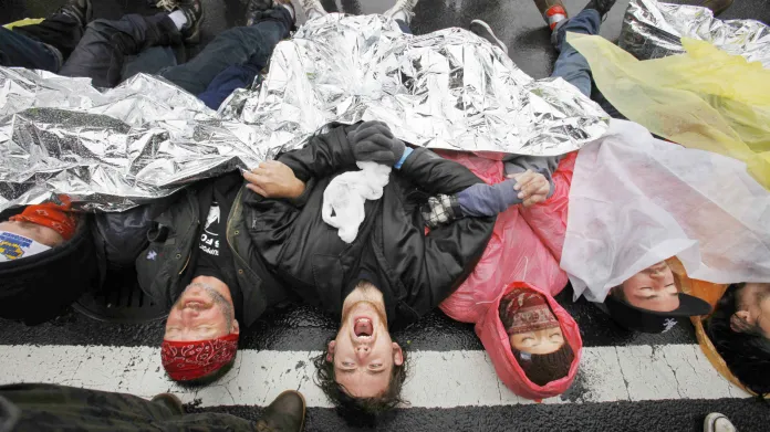 Demonstranti ve Washingtonu zablokovali křižovatku