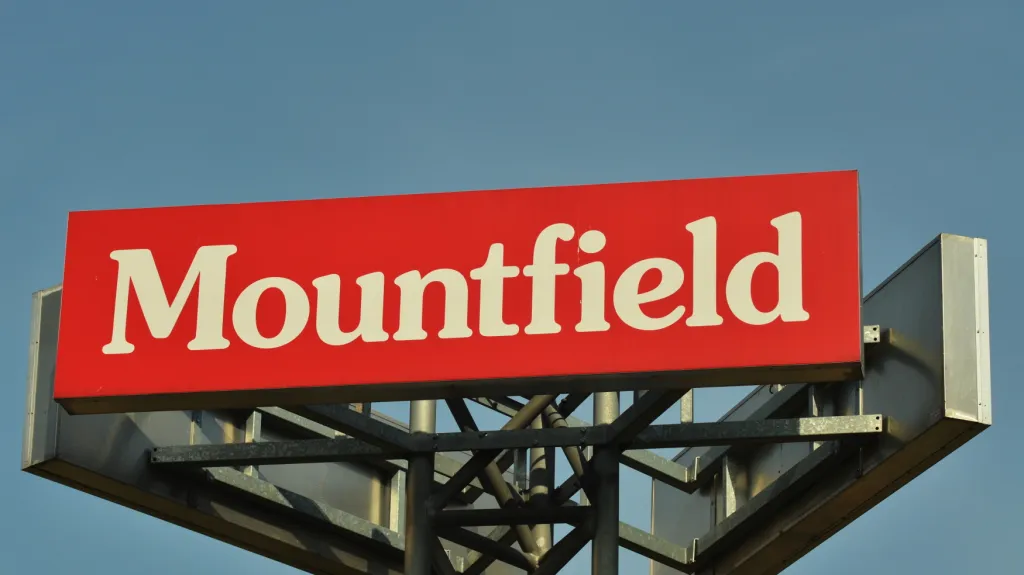 Reklamní cedule společnosti Mountfield