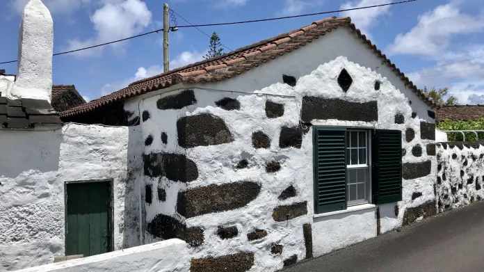 Tradiční dům z čediče na ostrově Pico