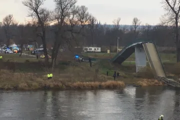 Náhradní most místo spadlé lávky v Troji zatím nebude, Praha začala zavírat další mosty