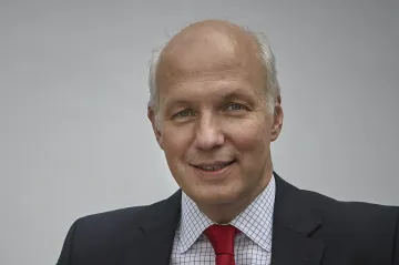 PROFIL: Senátor Pavel Fischer usiluje o Hrad už podruhé