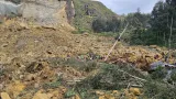 Následky sesuvů půdy na Papui Nové Guineji