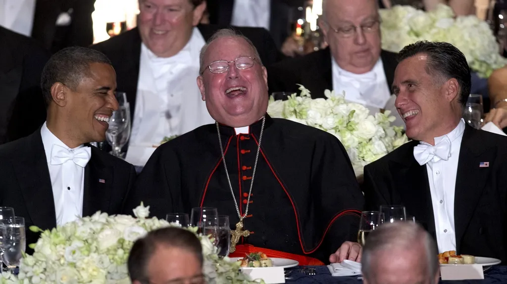 Obama a Romney na charitativní večeři newyorské arcidiecéze