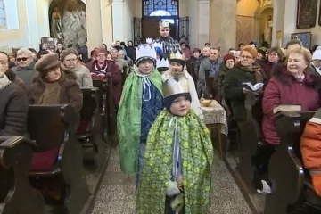 Olomoucký biskup požehnal koledníkům. Tříkrálová sbírka je přede dveřmi