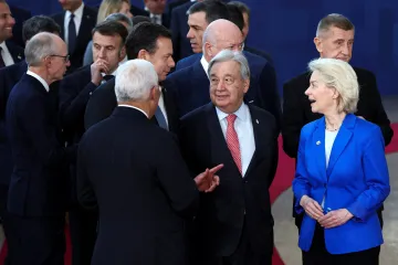 Summit EU vyzval k zastavení útoků na energetiku v íránské válce. Řešil i konkurenceschopnost