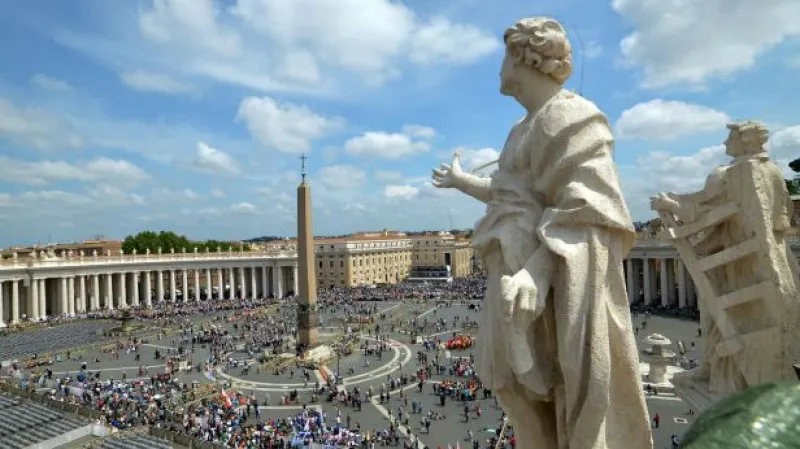 Poláci se dočkali, "jejich" papež je svatořečen