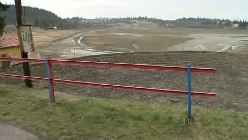 Prázdná Plumlovská přehrada