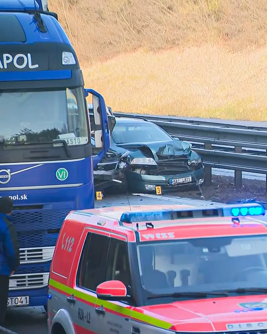 Provoz na D1 na Vysočině byl po hromadné nehodě plně obnoven