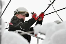 Část Moravy je kvůli těžkému sněhu bez proudu. Poškozena je i střecha brněnského muzea
