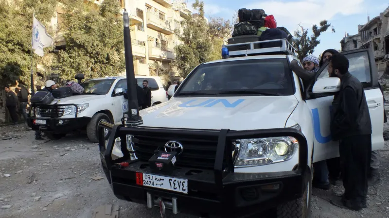 Evakuace civilistů ze syrského Homsu