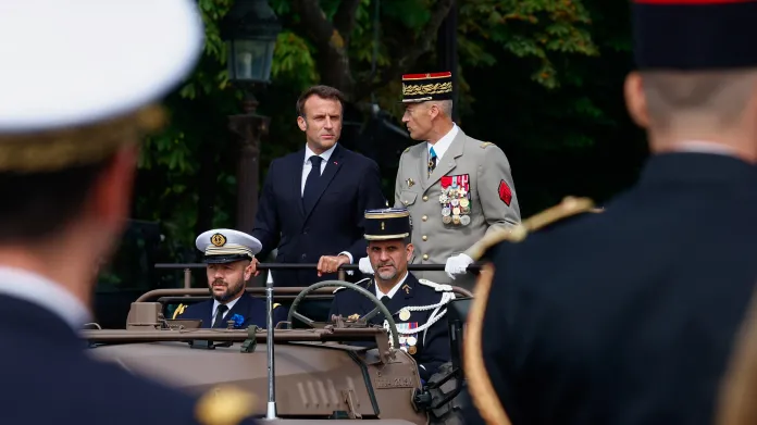Prezident Emmanuel Macron na přehlídce v Paříži