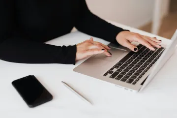 Šmírovat lidi na internetu? Nic takového nebude, reaguje Fiala