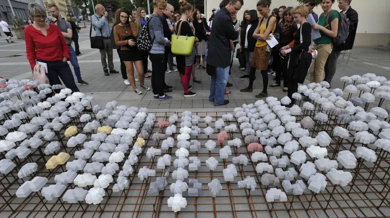 Krajinu Suburbie vytvořila Pavlína Hlavsová.