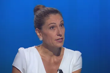 Vláda ze sebe dělá šašky, míní Decroix k účasti Pavla na summitu NATO