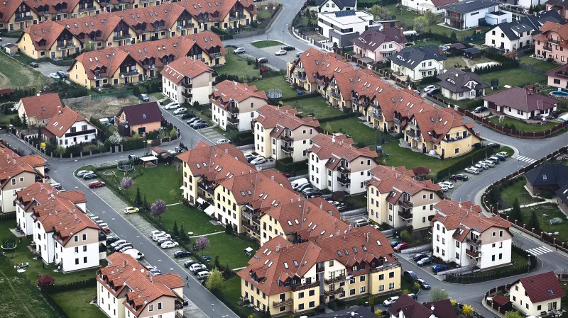 Sklady a satelitní obce z leteckého pohledu