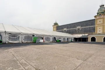 Radní rozhodli o dostavbě Průmyslového paláce, opravě Staroměstské radnice i Clam-Gallasova paláce