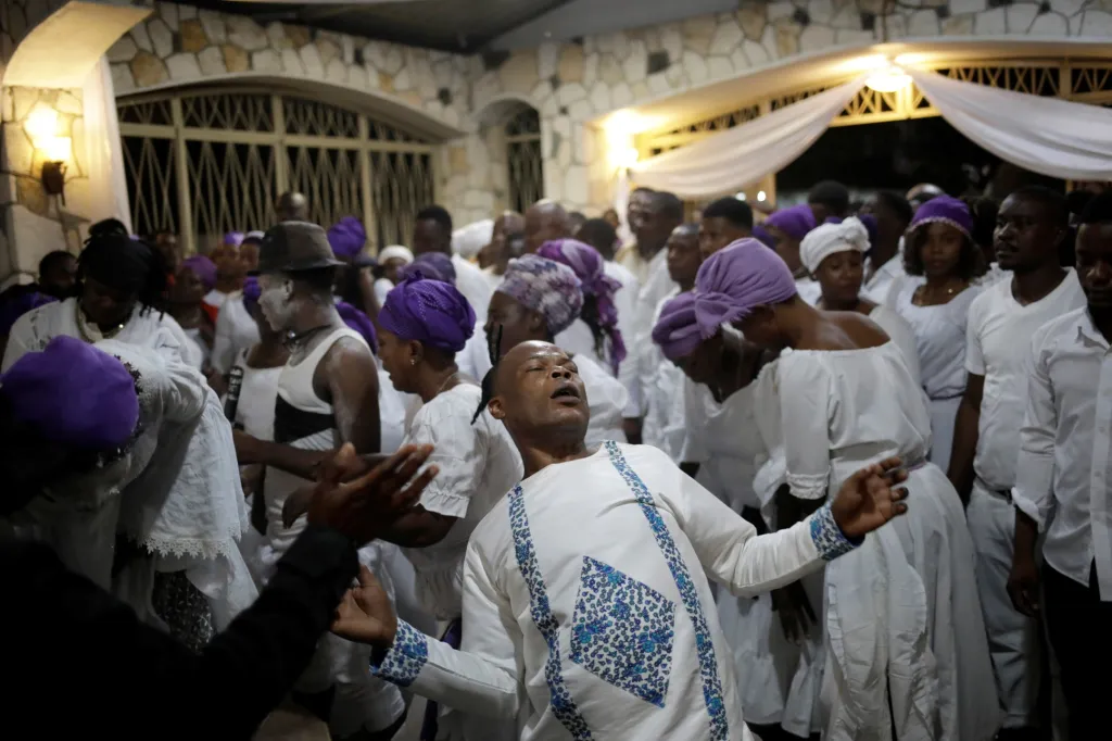 Vyznavači voodoo na Haiti oslavili svátek smrti