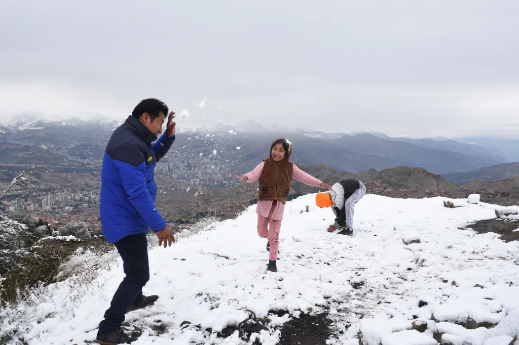 Silné sněžení v bolívijském městě El Alto
