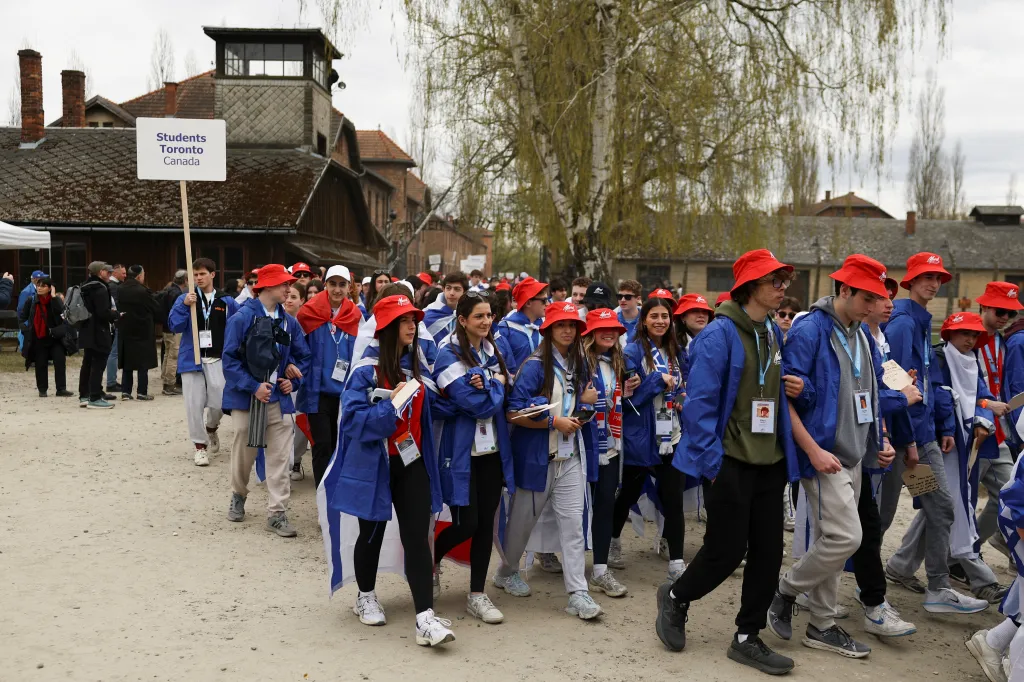 Mezi účastníky Pochodu živých byla i řada mládežnických organizací