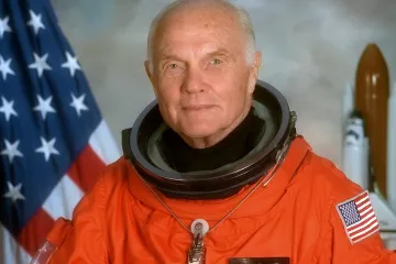 Jaký člověk byl John Glenn? Rozhovor s jeho kolegou z posádky