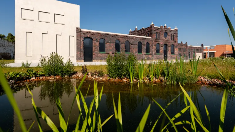 Zrekonstruovaná jatka, kde sídlí galerie PLATO