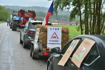 Protestující zemědělci vyrazili s traktory na silnice. Vadí jim Zelená dohoda i dotační politika