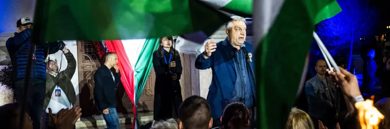 „Ochránce společnosti“ Orbán potřebuje hlasy rodin a seniorů