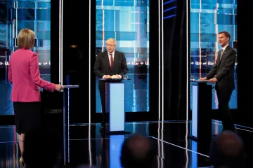 Brexit bude v říjnu, věří Hunt s Johnsonem. Podceňujete riziko tvrdého rozvodu, opřel se do rivala šéf diplomacie
