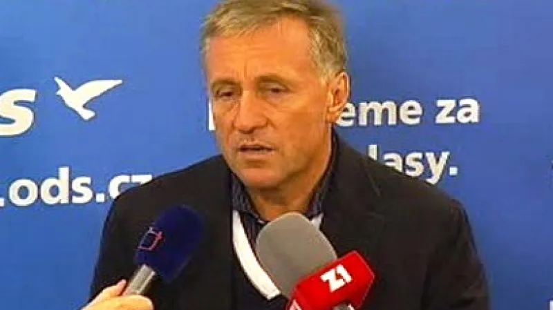 Premiér a předseda ODS Mirek Topolánek po druhém kole senátních voleb