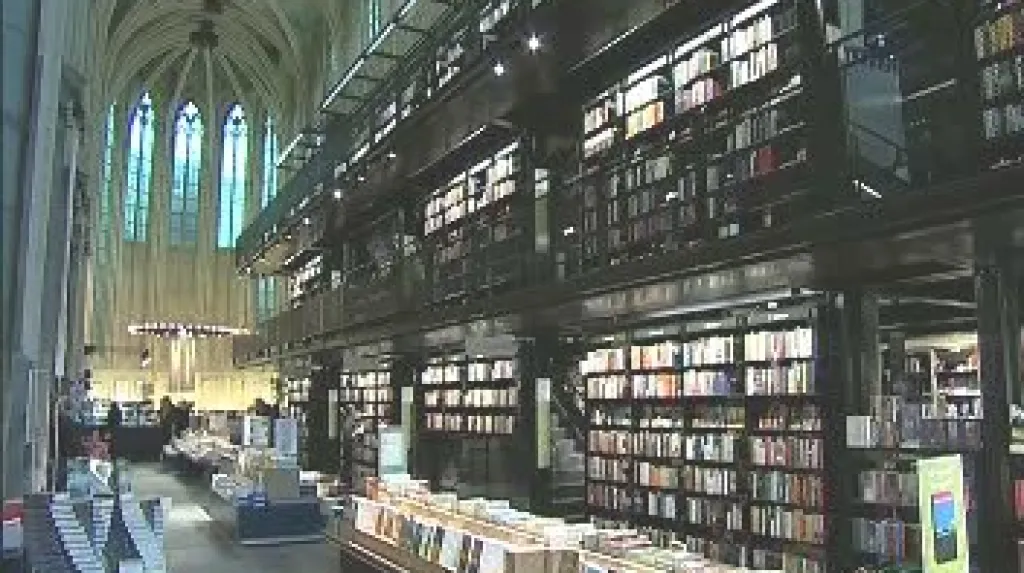 Knihkupectví v kostele