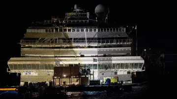 Costa Concordia po dokončení záchranné operace