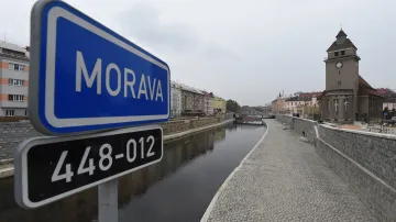 Náplavka podél řeky Moravy v Olomouci