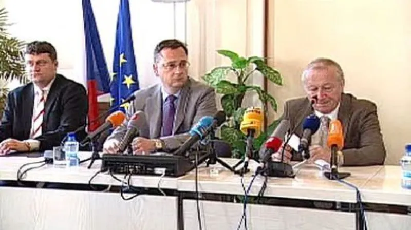 Tisková konference Eduarda Janoty a Petra Nečase