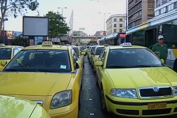 Dva tisíce taxíků blokují aténskou dopravu