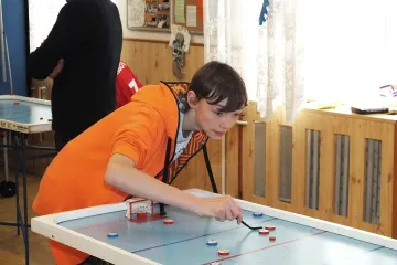 Turnaj žáků ve stolním hokeji v Boskovicích