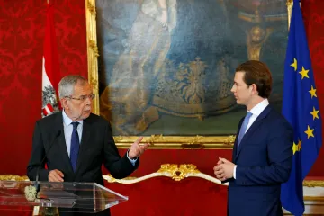 Rakouský prezident chce předčasné volby v září. Potřebujeme začít znovu co nejdřív, uvedl