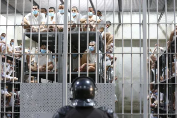 Horší než Alcatraz. Věznice v Salvadoru je „fabrika na lidskou zkázu“