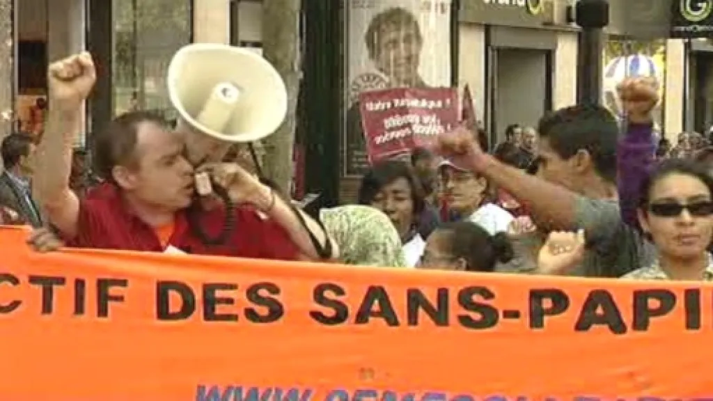 Protesty proti Sarkozyho politice