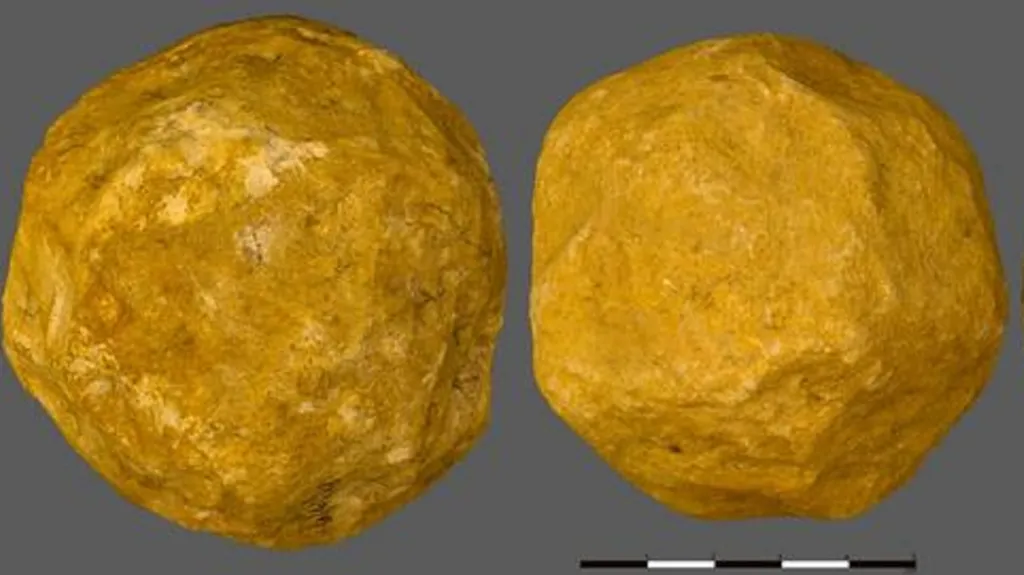 Vápencové koule nalezené v Izraeli