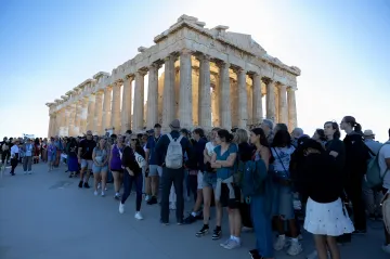 Turisté si mohou po letech vychutnat pohled na athénský Parthenón bez lešení