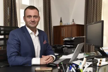 „Strašil příchodem migrantů.“ Koaliční ANO chce odvolat starostu Znojma Groise kvůli senátní kampani