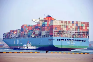 Kanál Dunaj–Odra–Labe by mohl zkrátit cestu zboží z Číny. Ve hře je i rychlejší železnice 