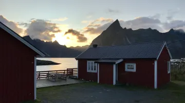 Jeden z tradičních původně rybářských domků v obci Hamnøy