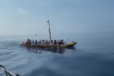 Monoxylon dorazil do cíle. Česká expedice plula pět set kilometrů Egejským mořem