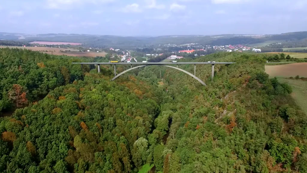 Vizualizace mostu na obchvatu města Plasy na Plzeňsku