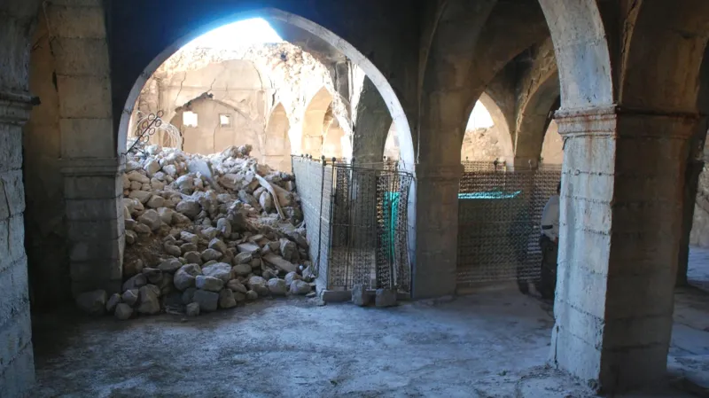 Čeští vědci se snaží zachránit hrobku proroka Nahuma