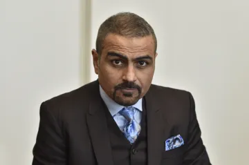 Nejvyšší soud přerušil trest třem lidem ze Zadehovy kauzy, o dovolání ale nerozhodl