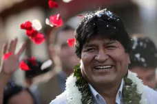 Morales neměl ve volbách dost hlasů, soud sčítání zastavil. Nyní bolivijský prezident hlásí vítězství